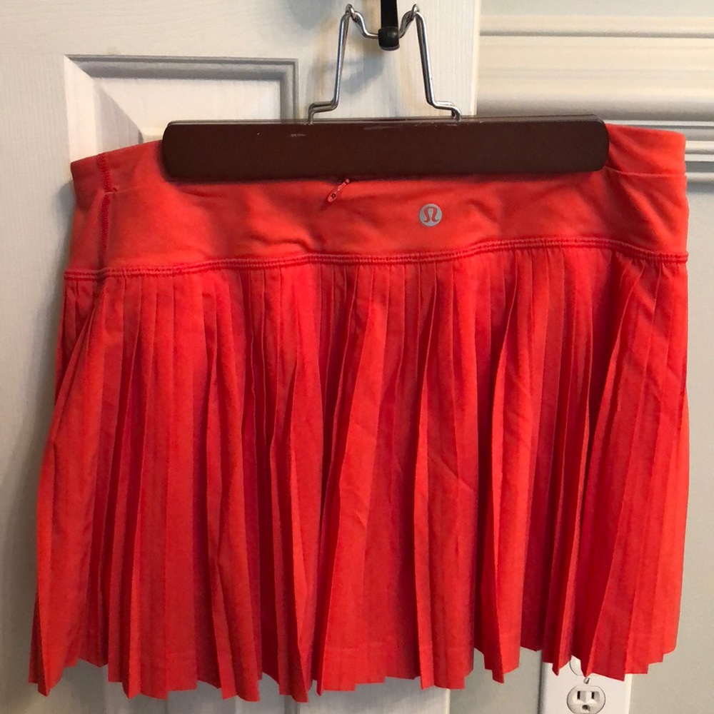 Lululemon running/tennis/athletic skirt!!